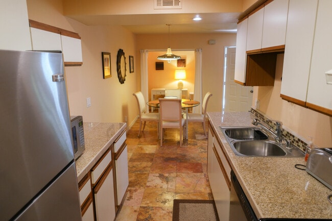 Photo - 1100 E Amado Rd Unidad 11C1