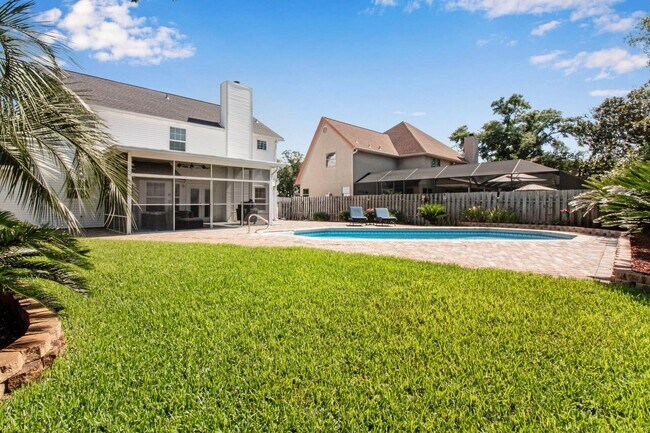 Photo - Executive Pool Home in Prestigious Lake Lo...