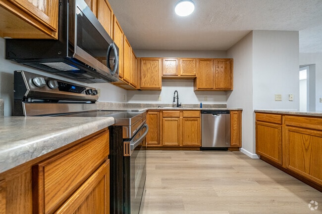 3HAB, 2BA (renovado) - 1,165 pies cuadrados - Cocina
