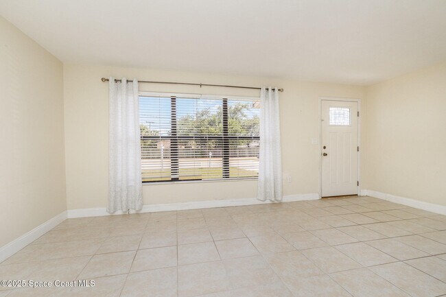 Photo - 408 Cassia Blvd