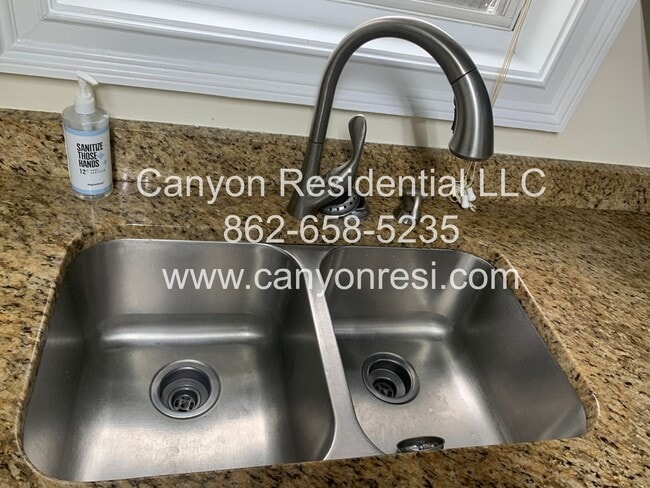 Photo - Beautiful 3b Room!Move in ready!