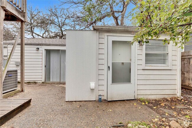 Building Photo - 1300 Lorrain St Rental