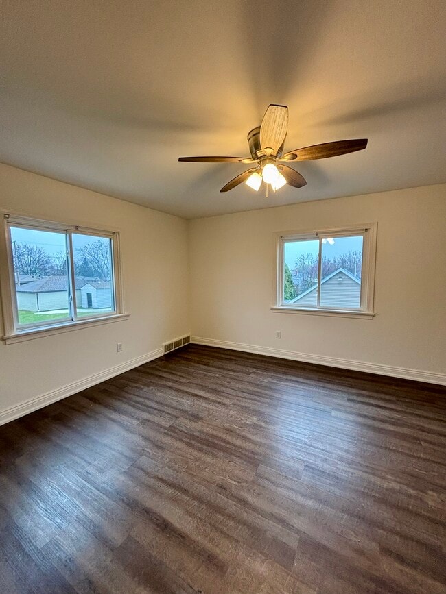 Photo - 77 Laverack Ave