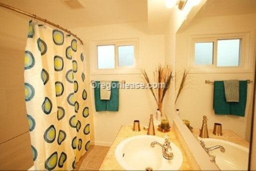Photo - 1 bed 1 bath upstairs apartment near downt... Unidad #07