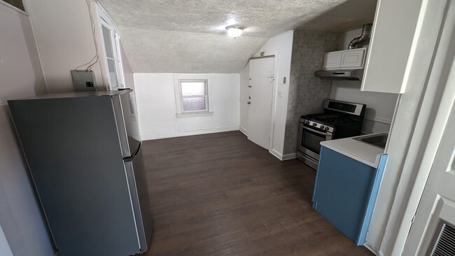 Photo - 302 Belmont Ave Apartamentos Unidad 3rd Floor