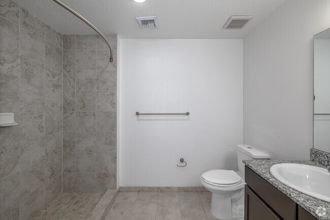 3BR, 2BA - 1,092SF - Primary Bathroom
