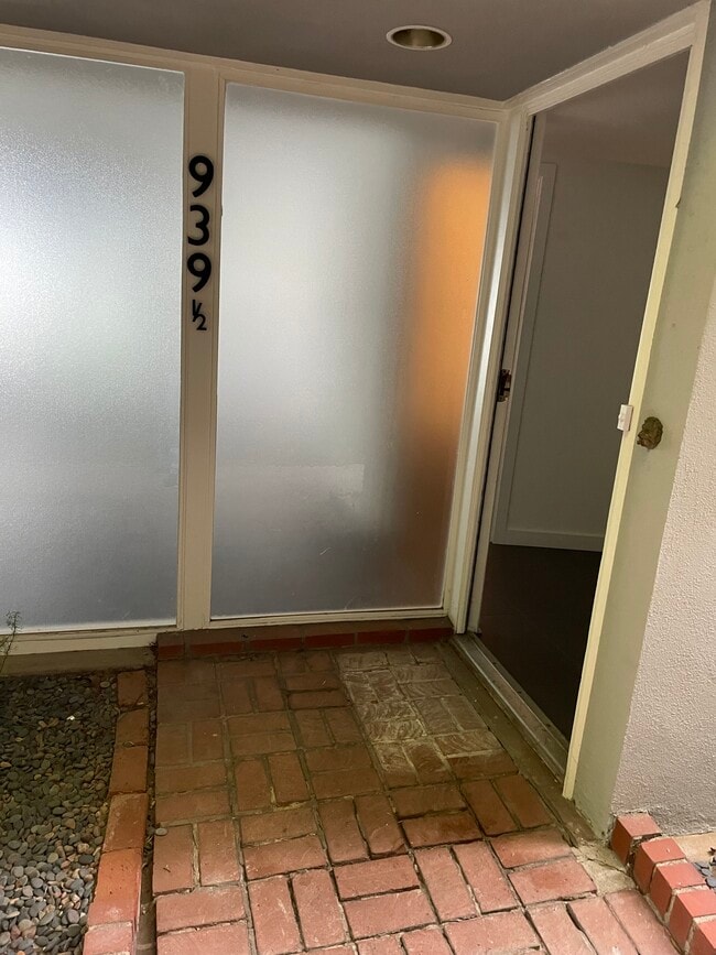 Photo - 939 Hilgard Ave Unit 941