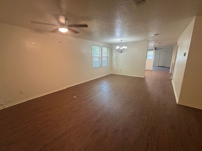 Photo - Beautiful Single Story Home in Eagle Mtn Saginaw Area