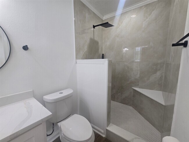 Photo - 5102 Avenue L