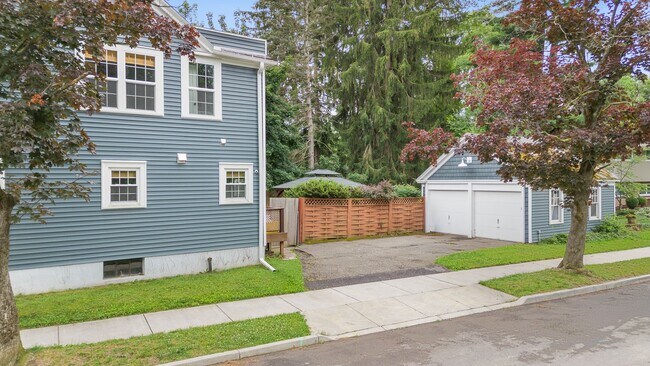 Photo - 13 Chapin St
