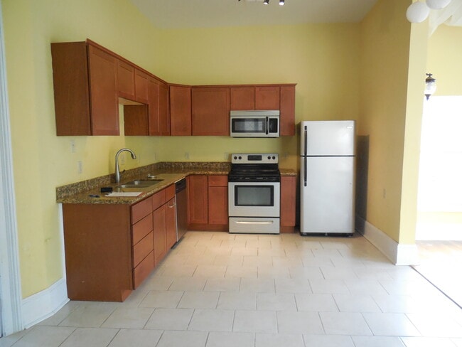 Photo - 3710 Palmyra St Unit 3712