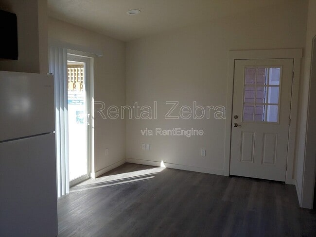 Photo - 374 SE Garner St