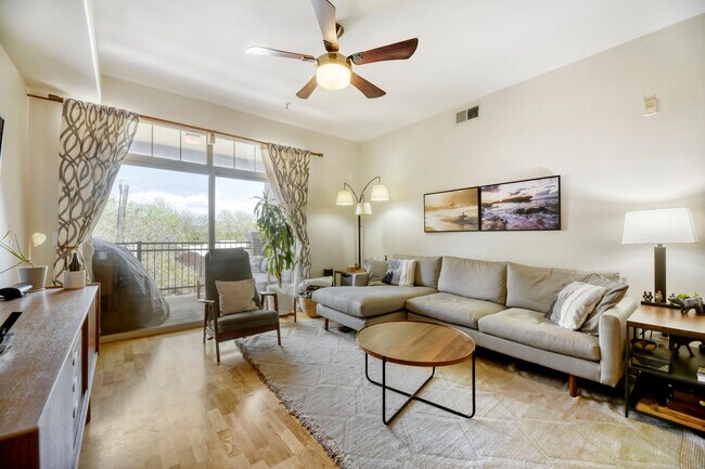 Living Room - 1100 N Grant St Unit 404