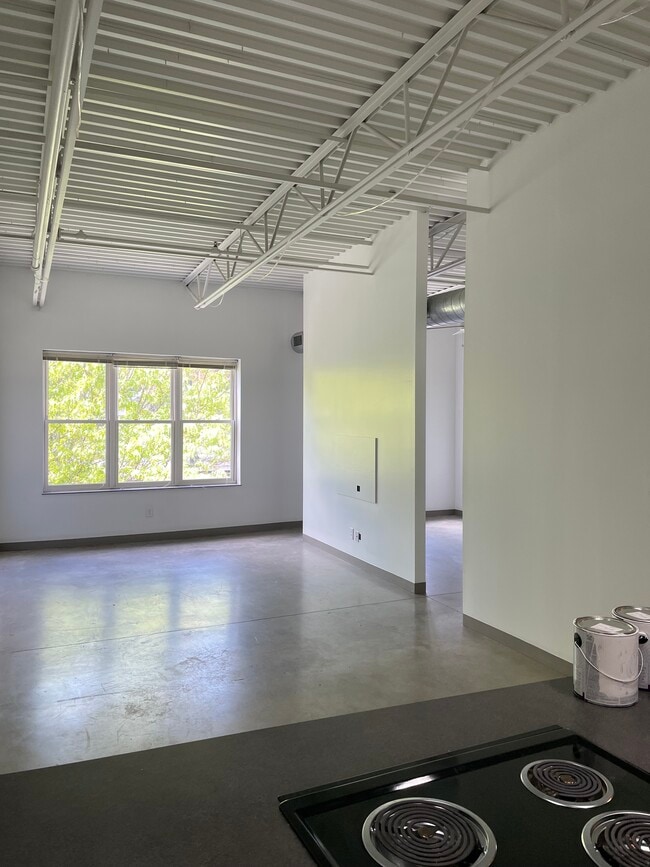 Building Photo - 769 N High St Unit 303 Rental