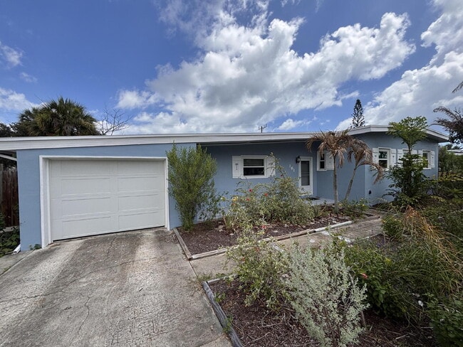 Photo - Charming Old Florida-Style Pool Home for Rent!