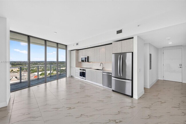 Photo - 2000 Metropica Wy Unit 1910