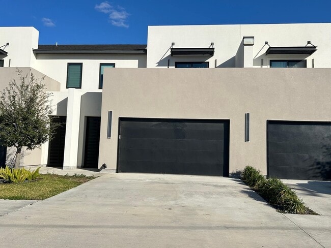 Building Photo - 6317 Krone Ln Unit A3