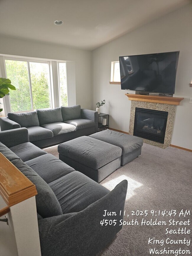 Photo - South Seattle split level home - 5 bedroom...
