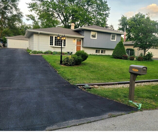 5835 Tennessee Ave Rental House Rental in Clarendon Hills, IL