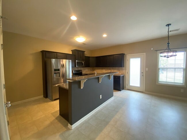 Photo - 118 Broomsedge Ln