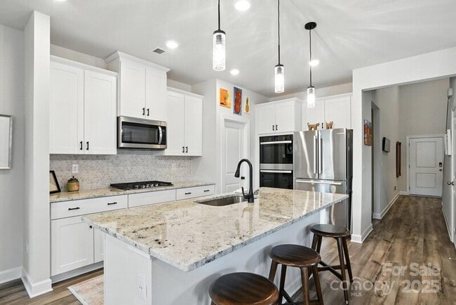 Photo - 3140 Seville St