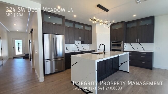 Photo - 224 Meadow Ln