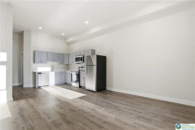 Photo - 109 S Centre St Unidad 2