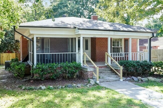 Photo - 223 S Main St