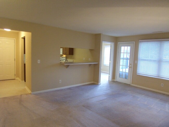 Photo - 111 Fieldcrest St Unidad 205