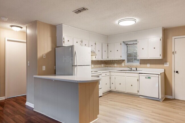 Photo - 125 Swafford Rd