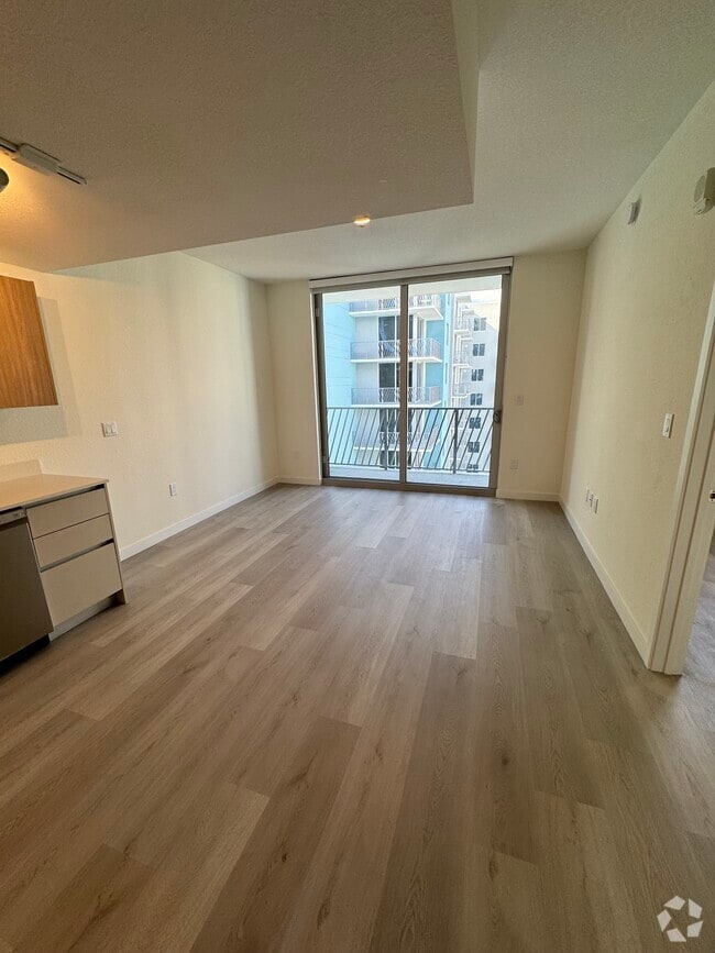 Building Photo - 8135 NW 105th Ave Unit S2 Rental