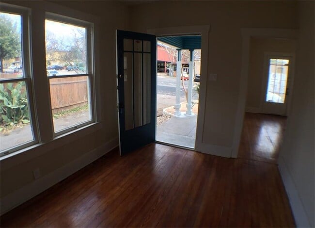 Photo - 2904 West Ave