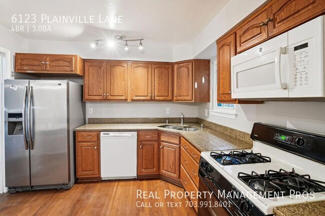 Photo - 6123 Plainville Ln