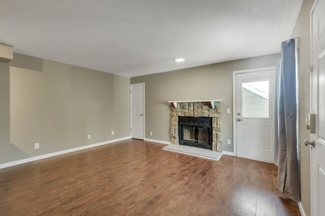 Photo - 980 S Dawson Way