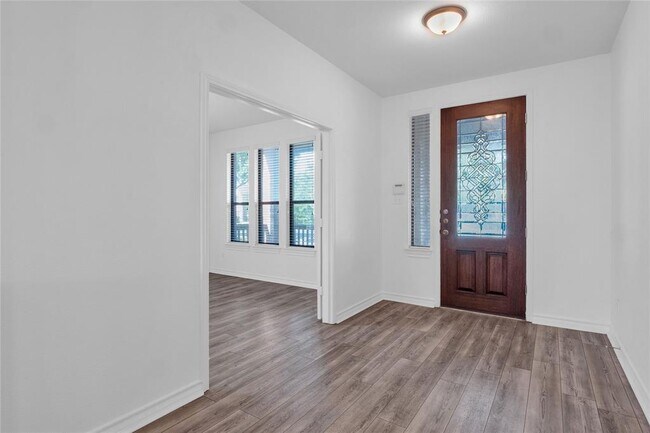 Photo - 10217 English Oak Dr