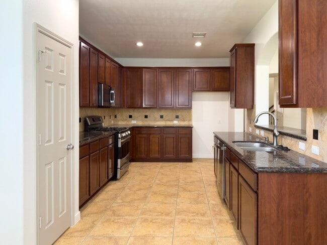 Photo - 2802 Ridgeglen Ln