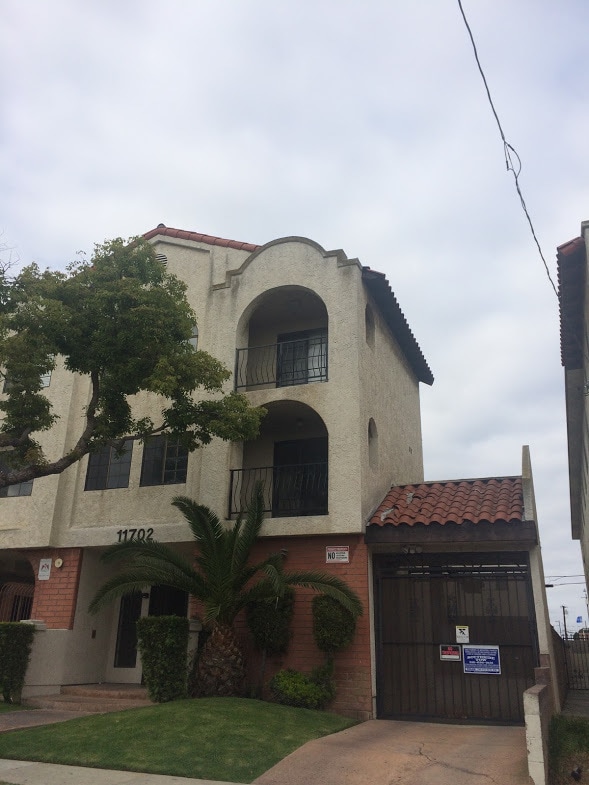 Photo - 11702 York Avenue