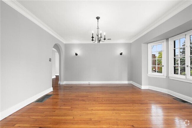 Building Photo - 6227 Fifth Ave Rental