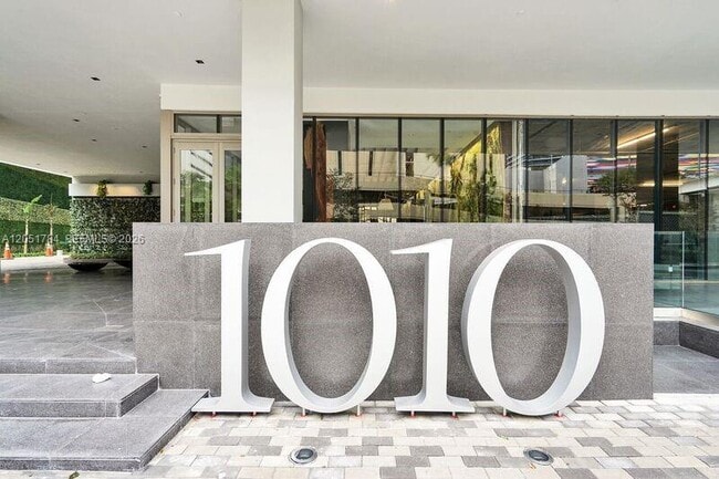 Building Photo - 1010 Brickell Ave Unit 1403