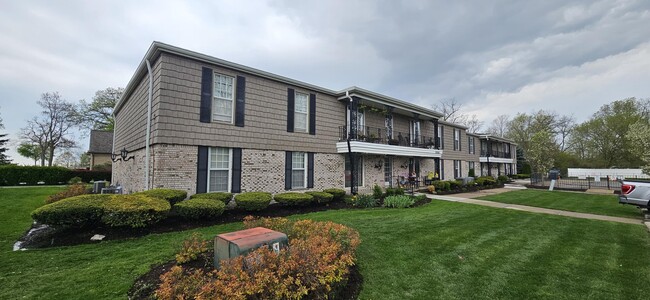 Photo - 24360 E River Rd Unidad 23 Rental