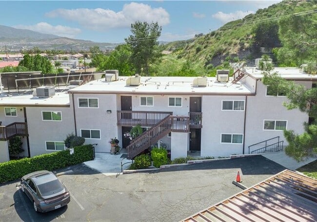 Building Photo - 17847 Beneda Ln Unit 5