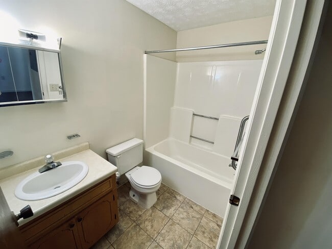 Photo - 220 Laurel Ave