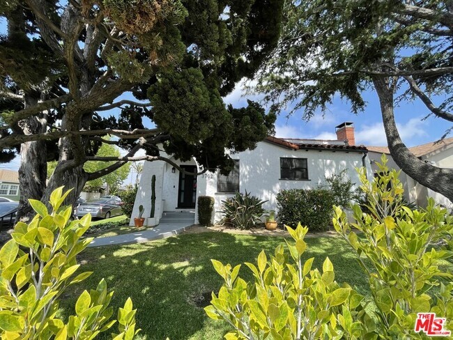 Building Photo - 3702 Sawtelle Blvd Rental