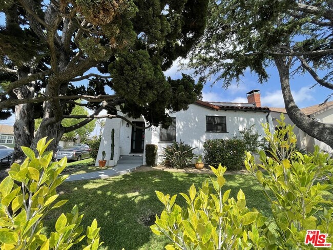 Photo - 3702 Sawtelle Blvd Casa