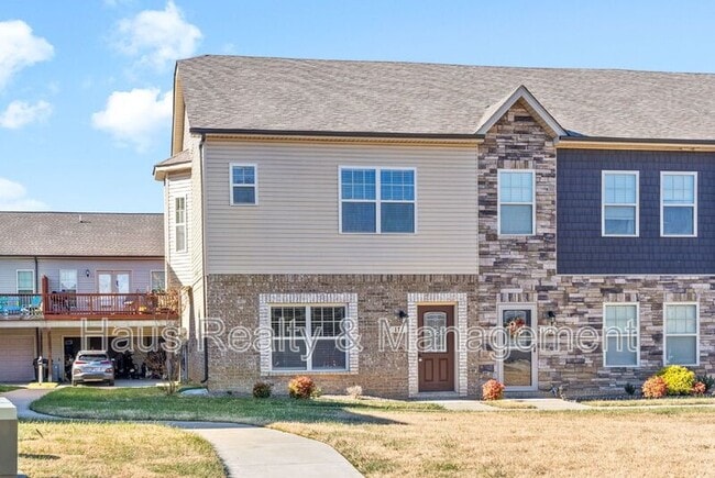 Photo - 172 Dundee Dr