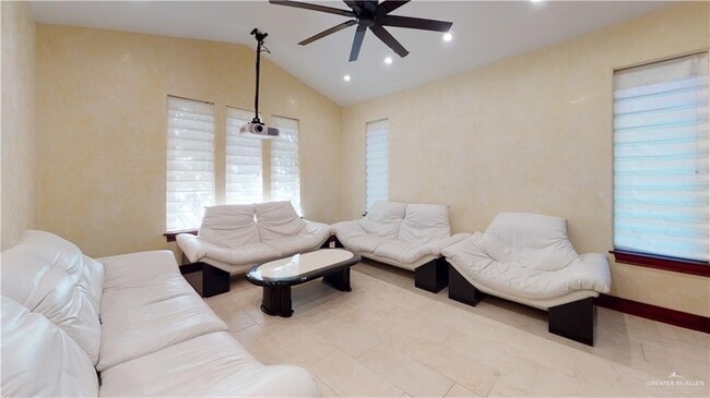 2816 Gardenia Cir