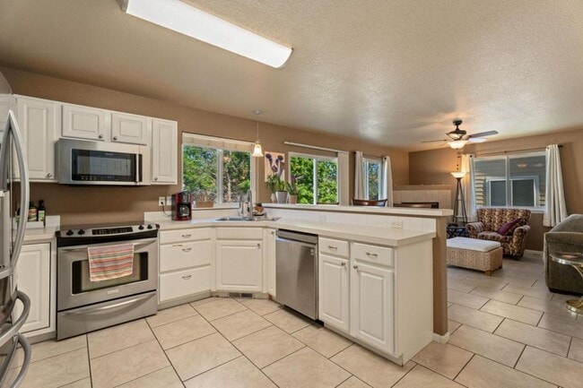 Photo - 749 Eagle Dr