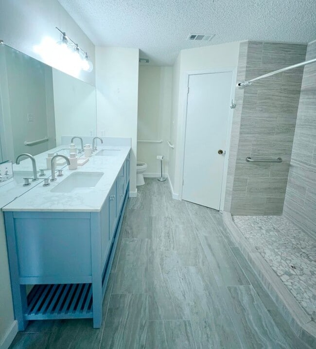 Photo - 1704 Foxfire Dr