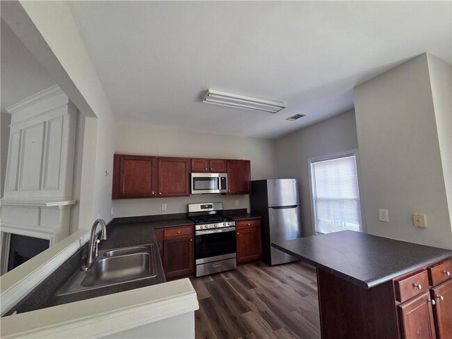 Photo - 955 Prestwyck Ct