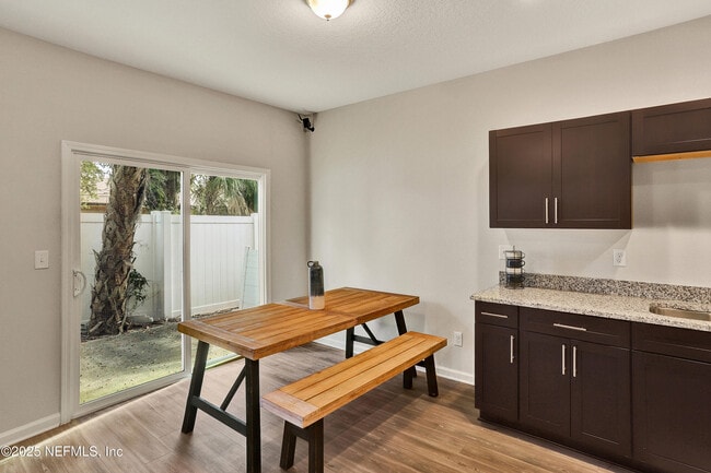 Photo - 6033 Carolines Ct